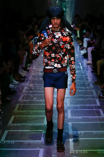Look 44